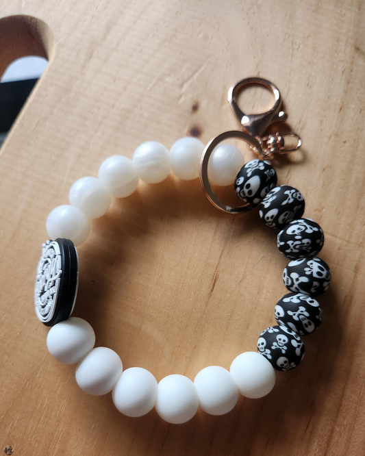 I Match Energy | Focal Beaded Wristlet Keychain - Skull & Pearl White with Rose Gold
